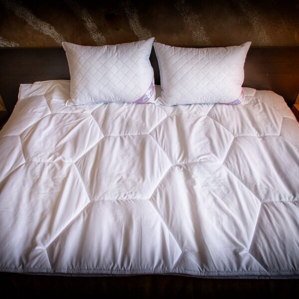 Pilota de vara matlasata Hypo-Alergică albă 200x220cm PV-1