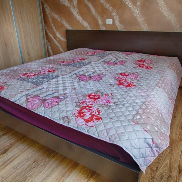 Cuvertura matlasata din microfibra model floral 220x240cm